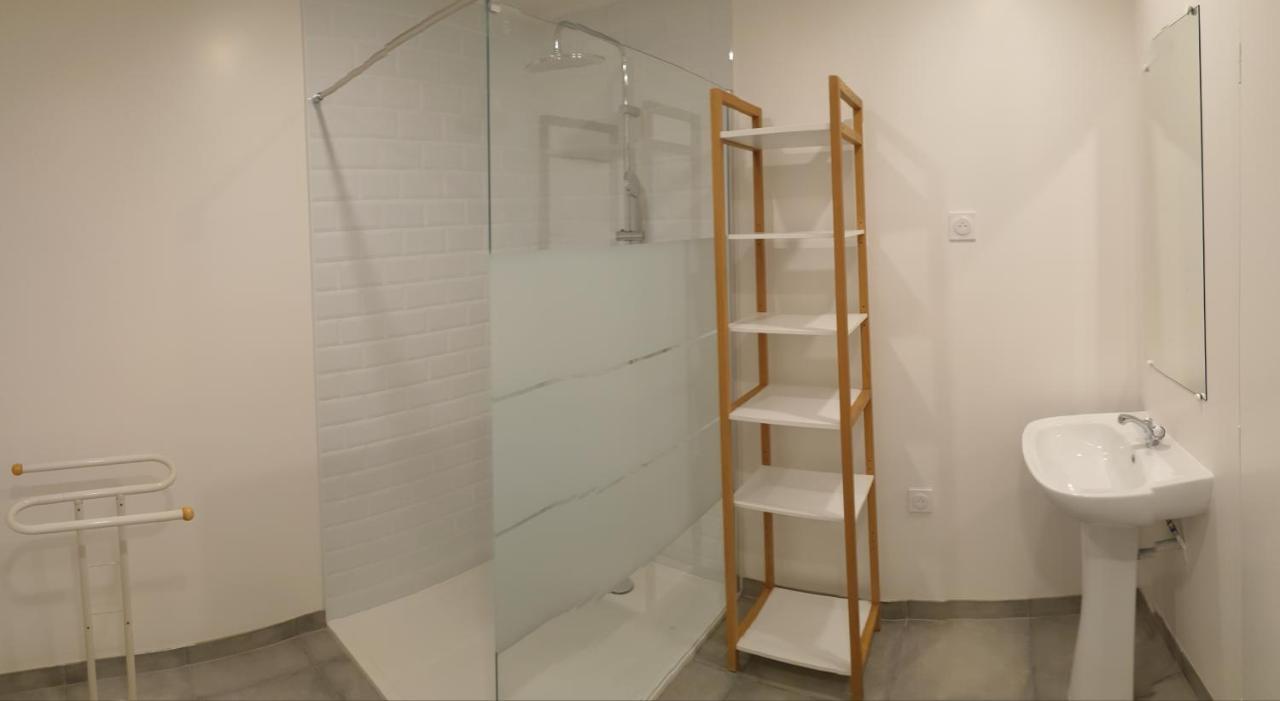 Appartements Renove 2023 Proche Aeroport 5Min, Gare Sncf 2 Min, Tramway Au Pied De L'Immeuble , Parking Possible, Renovated Apartments 2023 Near The Airport 5 Min, Train Station 2 Min, Tram Next To The Building 1 Min, Parking Possible Nice Bagian luar foto