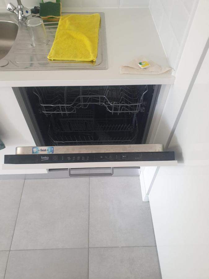 Appartements Renove 2023 Proche Aeroport 5Min, Gare Sncf 2 Min, Tramway Au Pied De L'Immeuble , Parking Possible, Renovated Apartments 2023 Near The Airport 5 Min, Train Station 2 Min, Tram Next To The Building 1 Min, Parking Possible Nice Bagian luar foto