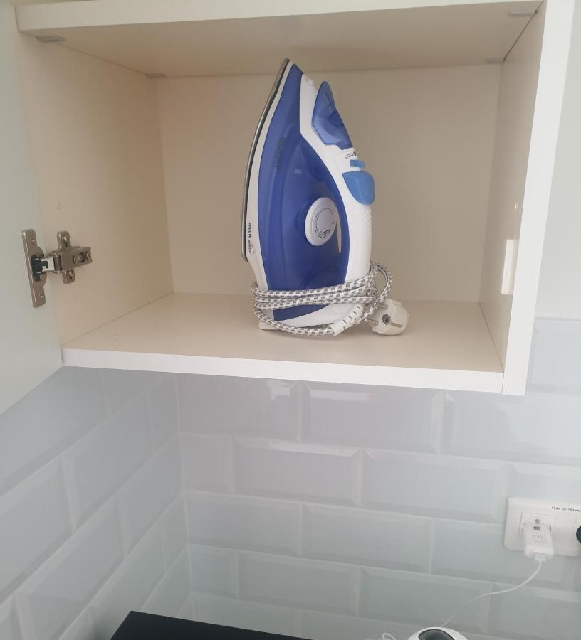 Appartements Renove 2023 Proche Aeroport 5Min, Gare Sncf 2 Min, Tramway Au Pied De L'Immeuble , Parking Possible, Renovated Apartments 2023 Near The Airport 5 Min, Train Station 2 Min, Tram Next To The Building 1 Min, Parking Possible Nice Bagian luar foto