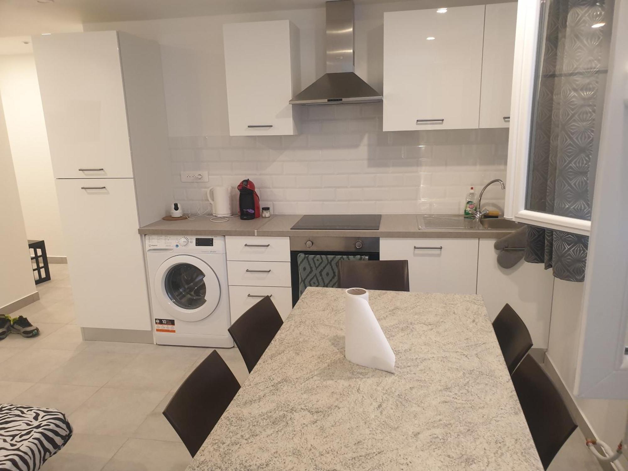 Appartements Renove 2023 Proche Aeroport 5Min, Gare Sncf 2 Min, Tramway Au Pied De L'Immeuble , Parking Possible, Renovated Apartments 2023 Near The Airport 5 Min, Train Station 2 Min, Tram Next To The Building 1 Min, Parking Possible Nice Ruang foto