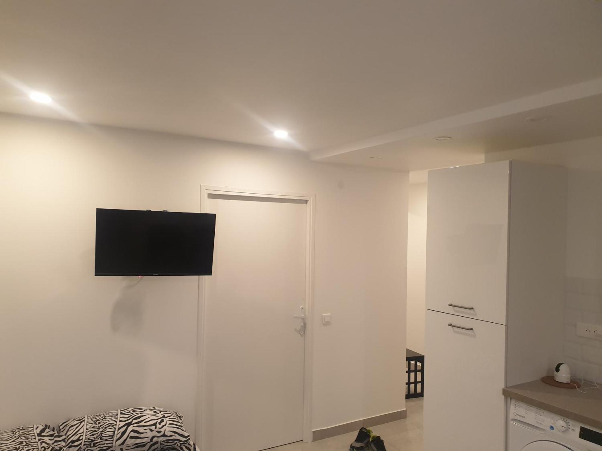 Appartements Renove 2023 Proche Aeroport 5Min, Gare Sncf 2 Min, Tramway Au Pied De L'Immeuble , Parking Possible, Renovated Apartments 2023 Near The Airport 5 Min, Train Station 2 Min, Tram Next To The Building 1 Min, Parking Possible Nice Ruang foto