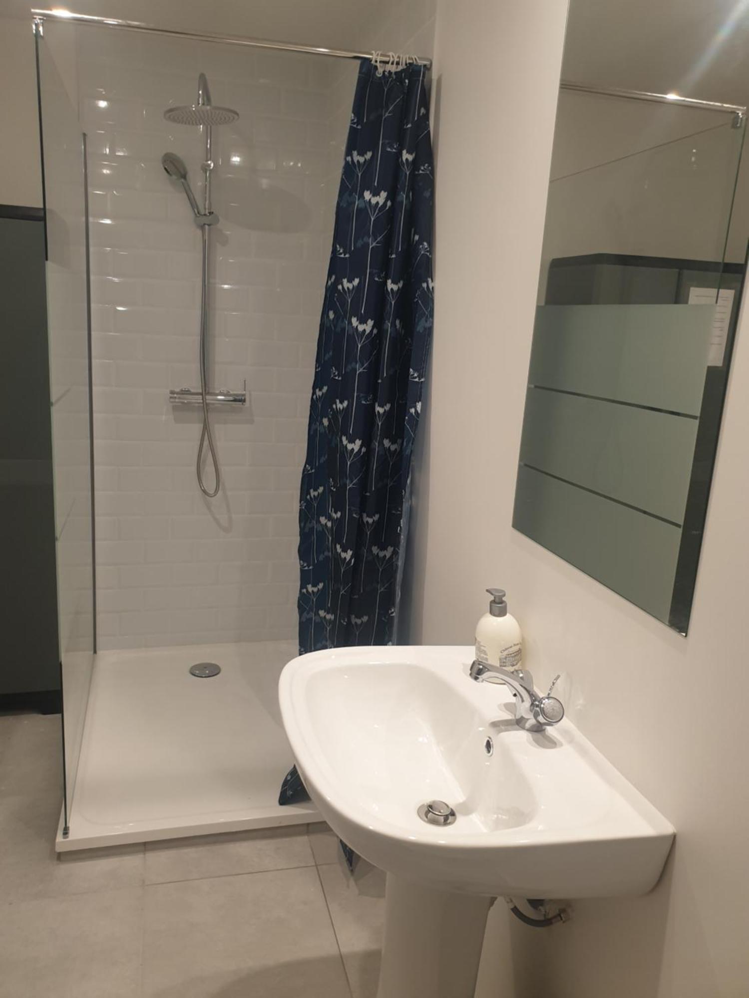 Appartements Renove 2023 Proche Aeroport 5Min, Gare Sncf 2 Min, Tramway Au Pied De L'Immeuble , Parking Possible, Renovated Apartments 2023 Near The Airport 5 Min, Train Station 2 Min, Tram Next To The Building 1 Min, Parking Possible Nice Ruang foto