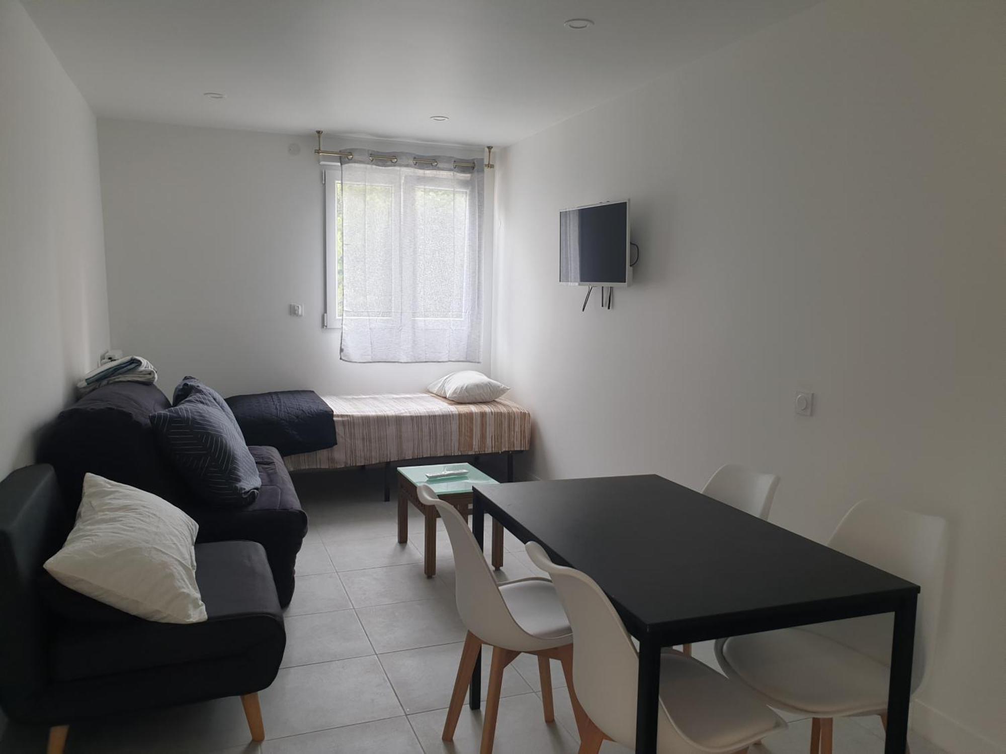 Appartements Renove 2023 Proche Aeroport 5Min, Gare Sncf 2 Min, Tramway Au Pied De L'Immeuble , Parking Possible, Renovated Apartments 2023 Near The Airport 5 Min, Train Station 2 Min, Tram Next To The Building 1 Min, Parking Possible Nice Ruang foto